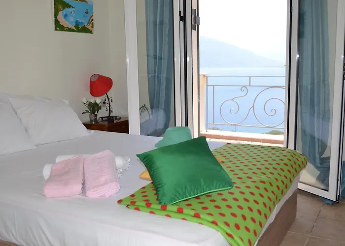 E Mare * Agia Efimia