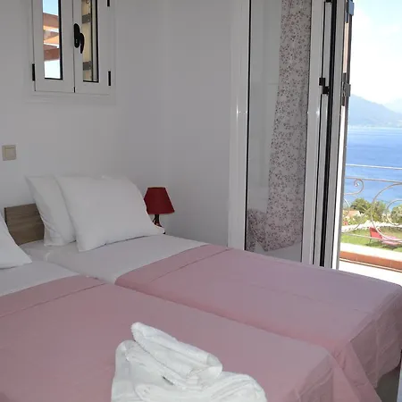 Lägenhet E Mare Agia Efimia