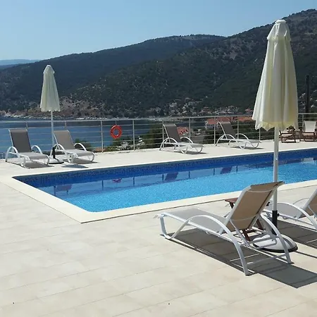 E Mare Apartamento Agia Efimia