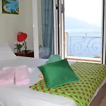 E Mare * Ajía Effimía